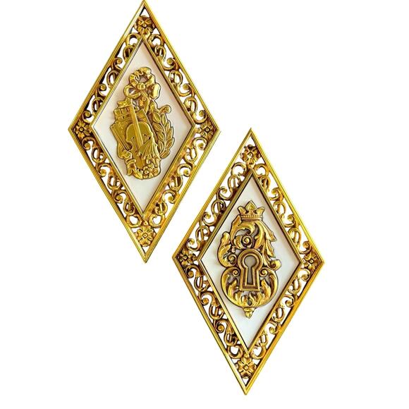 2PCS Vtg Dart Style Molded Wall Plaques Gold Regency Baroque Style Diamond Decor - Picture 1 of 4
